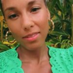 Alicia Keys Instagram – ✌🏽of ☮️: Owning Your Power

Planning this Keys to the Summer tour really got me thinking about our own journeys of evolution. It feels GOOD to try new things. Stepping outside of the comfort zone and being forced to grow in ways we may not have known was possible!!! Learn what feels good for you and embrace that. Own your power. A little reminder to keep discovering YOU. How are you seeing yourself evolve? Build with me….