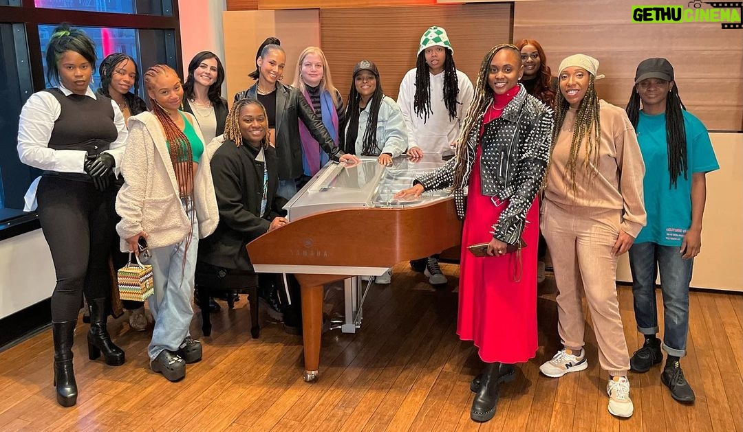 Alicia Keys Instagram - Tonight is the world premiere of something extremely special to me!! #UnchartedTheDoc gives you a glimpse of real women in the music industry fighting for a seat at the table during a @Sheisthemusic’s songwriting camp. It reveals the barriers and inequities women face in the music business. The women in this camp are INCREDIBLE and their stories are so meaningful. I can’t wait for you to see and hear all about their inspiring journeys. @letsgethercharted 💜💜💜💫 💫 💫 Big love @bethaaladocs @everywomanstudios @katiecouricmedia @Anntasticlv @jodyaGerson @uksammyk