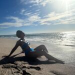 Alicia Keys Instagram - Balance. Working on balance. I’m gonna give EVERYTHING to The Keys to the Summer Tour. But before that, a little time for me and those I love the most…..😍😍😍🌈🌈🌈🦋🦋🦋#FSPuntaMita R u good at finding balance? Four Seasons Resort Punta Mita, Mexico