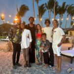 Alicia Keys Instagram - Balance. Working on balance. I’m gonna give EVERYTHING to The Keys to the Summer Tour. But before that, a little time for me and those I love the most…..😍😍😍🌈🌈🌈🦋🦋🦋#FSPuntaMita R u good at finding balance? Four Seasons Resort Punta Mita, Mexico