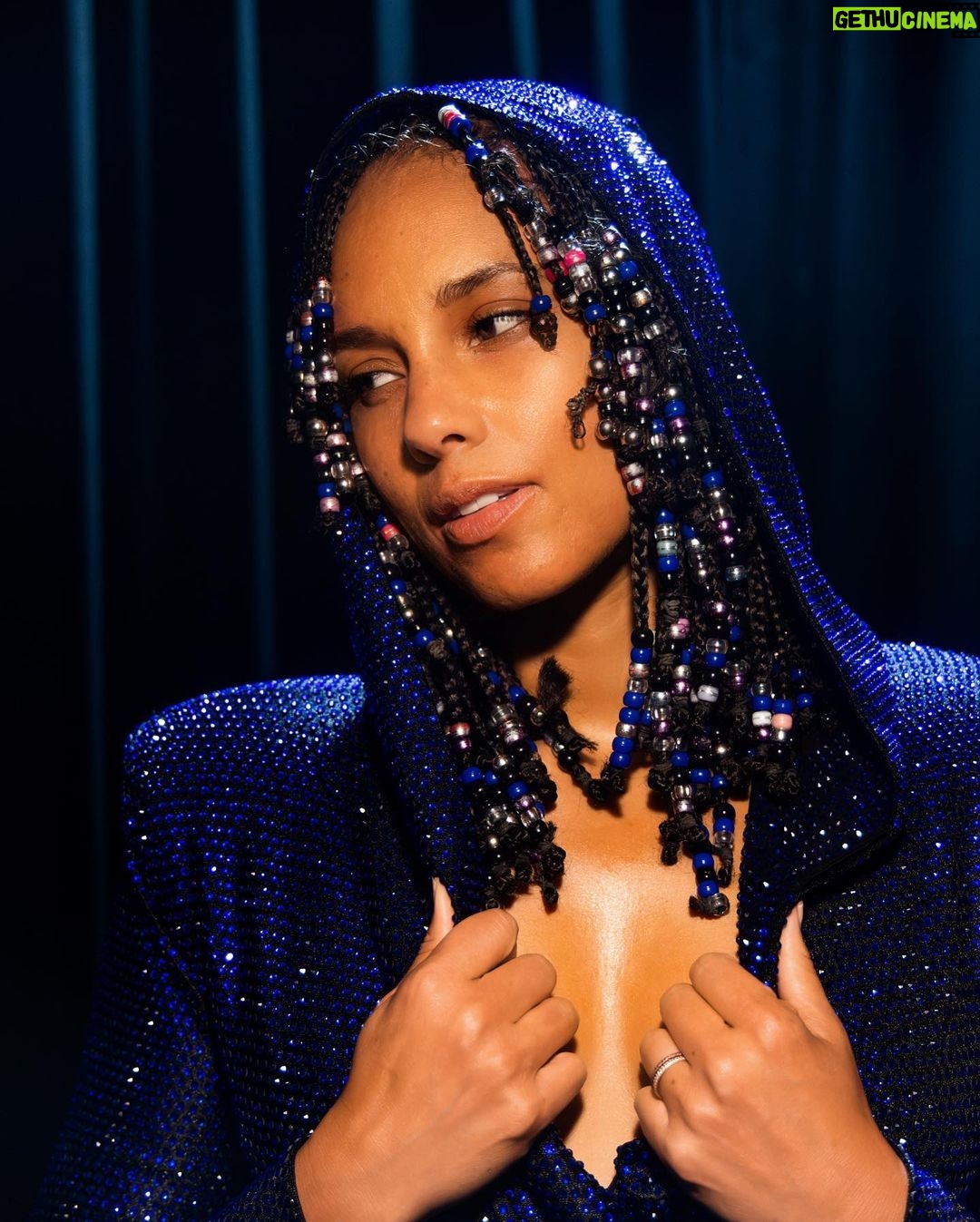 Alicia Keys Instagram - Guadalajara, let’s show them how to close out a tour 🔥🔥🔥See you TONIGHT!