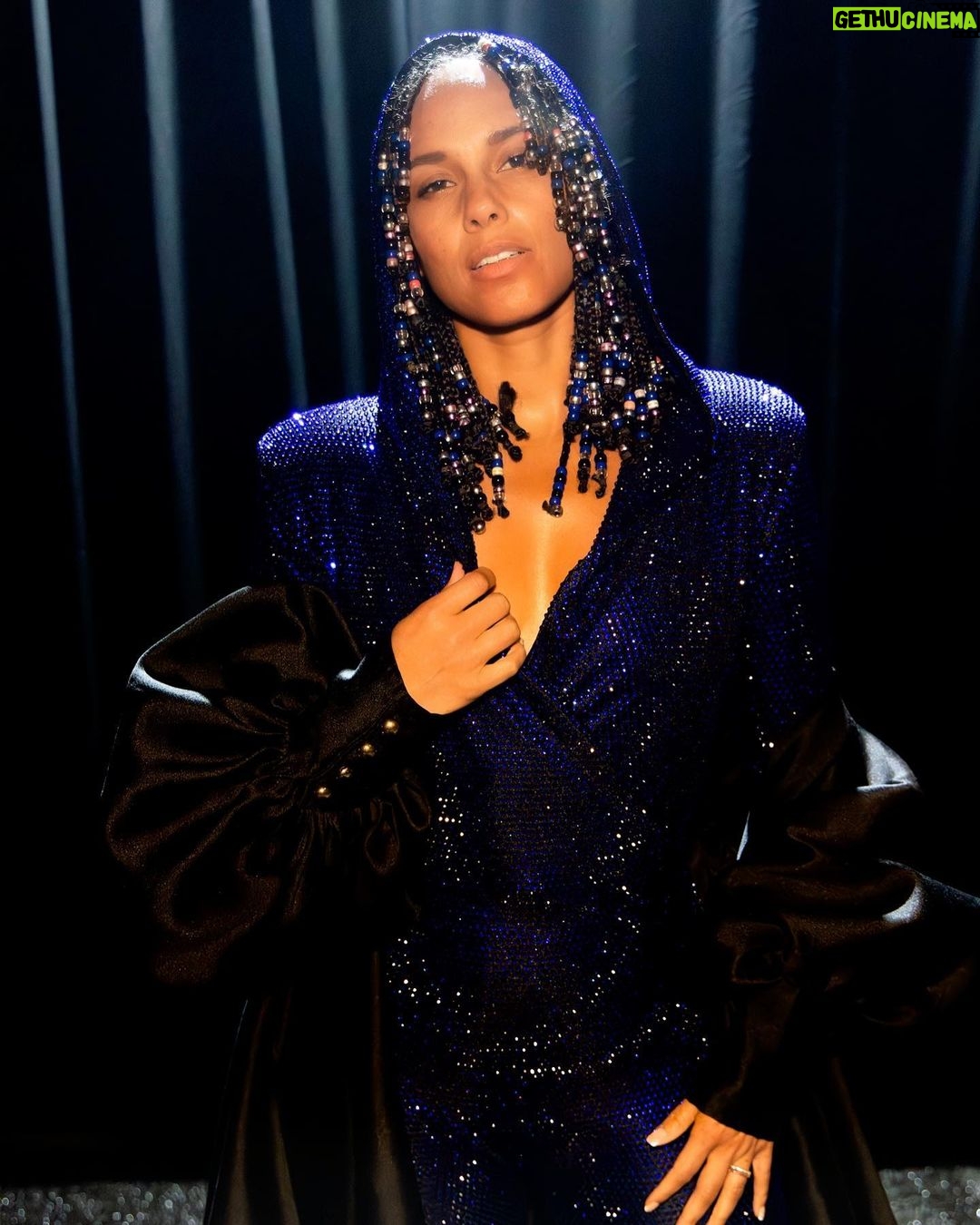 Alicia Keys Instagram - Guadalajara, let’s show them how to close out a tour 🔥🔥🔥See you TONIGHT!