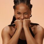 Alicia Keys Instagram – New year, great energy!!!!! I’ve been dreaming up something special with my friends over at @athleta✨💫
The latest collab drops this Thursday January 18th — get ready!!! #powerofshe #AthletaXKeys