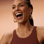 Alicia Keys Instagram – IT’S HERE✨My latest collab with @Athleta just dropped and it’s soooo freshhhhh!!! 😍

This collection is all about freedom, newness, space to think, move and be YOU —it’s a brand new year, so give yourself a bold new start🔥🔥🔥

Tap to shop. #PowerofShe #AthletaXKeys