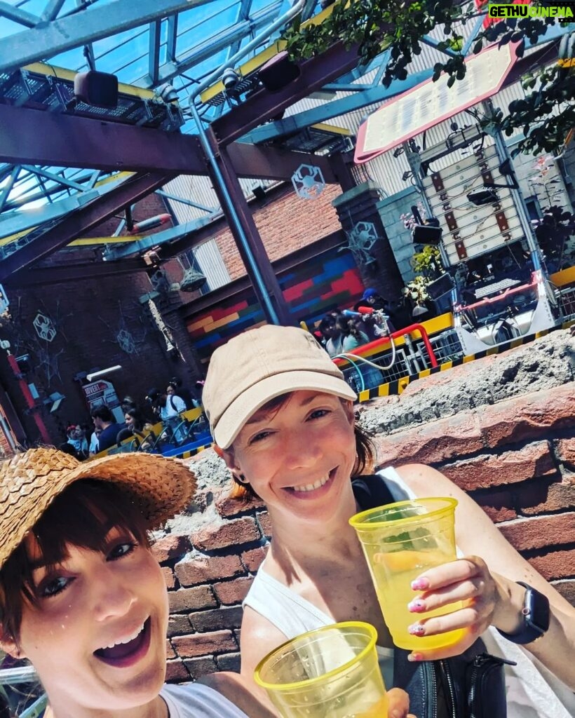 Alison Haislip Instagram - "I could do this all...DAAAAAAAYYYYY!" And we did! Had a very Disney 4th of July with @femailbox. Great times, great rides, great drinks. Thanks for holding my hand, Liz! #disneyland #4thofjuly #rogersthemusical