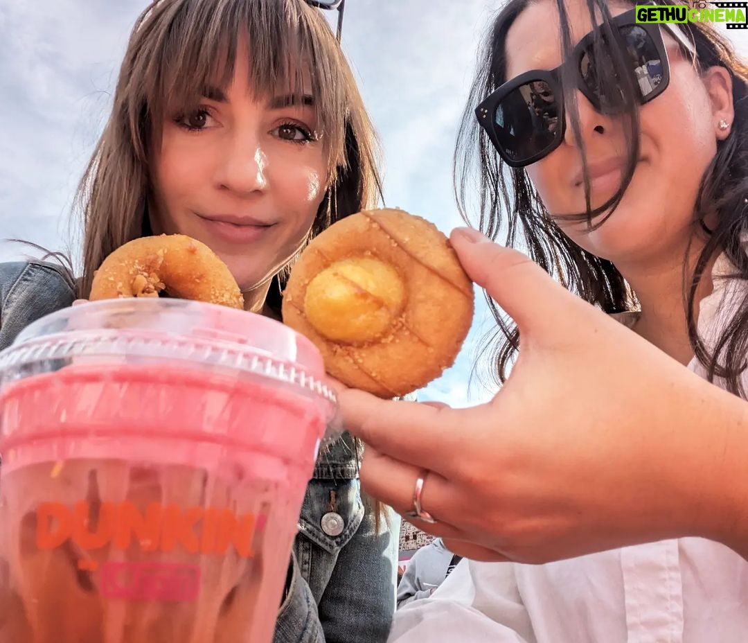 Alison Haislip Instagram - If there's anything @jenniferficarra and I love to do, it's EAT. Thanks for the invite to #chainfest, @pizzahut!
