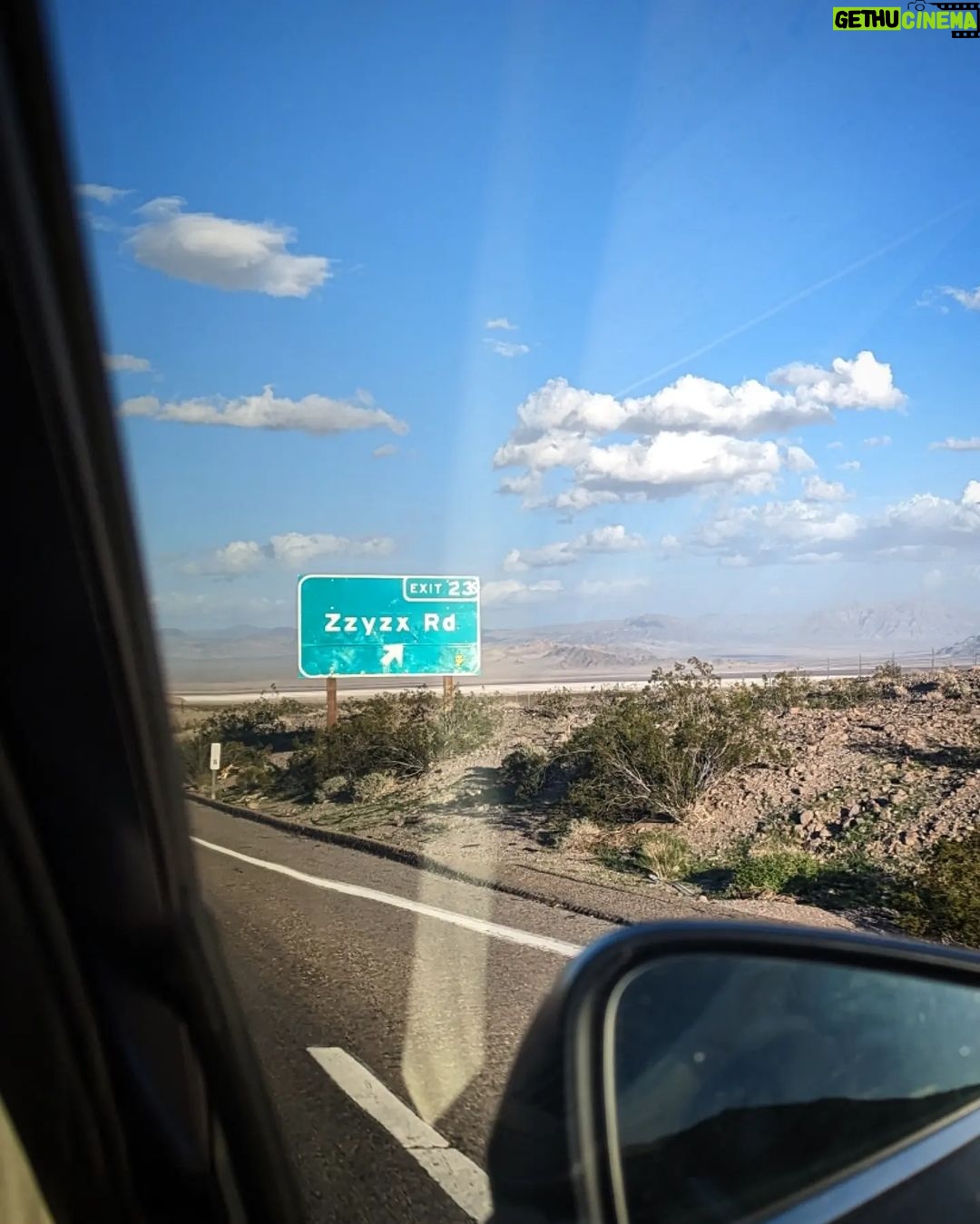 Alison Haislip Instagram - Vegas for 17 hours? Why not. π€πΈπ£οΈπ―