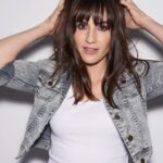 Alison Haislip Instagram - Moodz & Vibez 📷 @matt_kallish 💄 @makeup_by_kristine_ 💁‍♀️ @b_with_a_bee