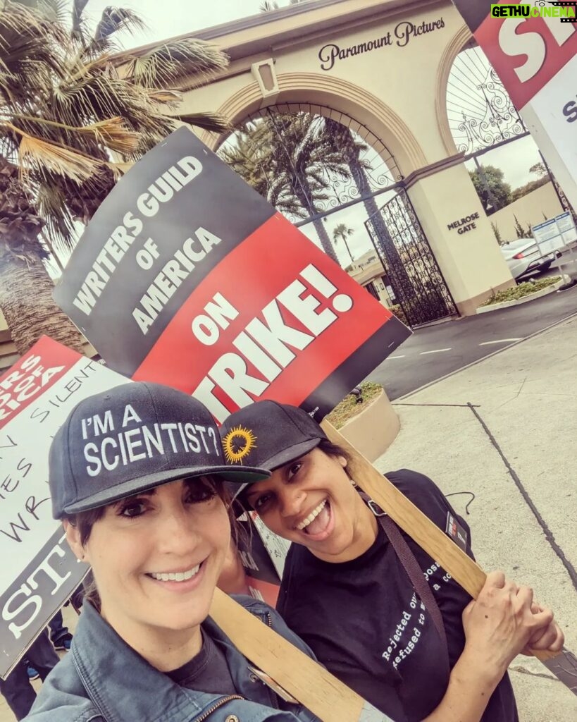 Alison Haislip Instagram - Babes support babes. SAG supports WGA. @ratigupta and I went to the picket lines today to celebrate the overwhelming approval of the SAG strike authorization vote. It's time for fair wages for all. We're watching, AMPTP. #SAGAFTRAstrong #WGAstrong #1u