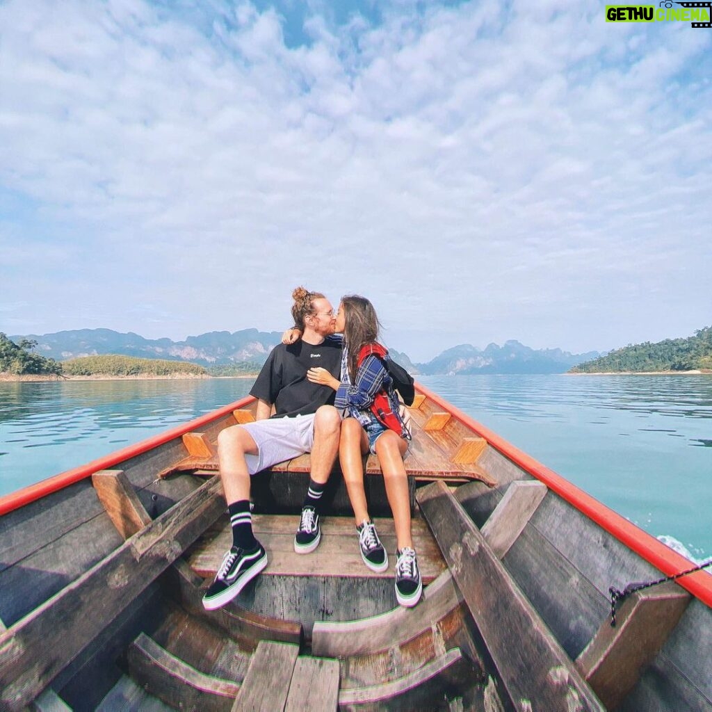Alizée Williot Instagram - Deux jours coupés du monde pour mon anniversaire en plein cœur du parc national Khao Sok sur le lac Chiew Larn 😍 MAGIQUE. Chiew Larn Lake