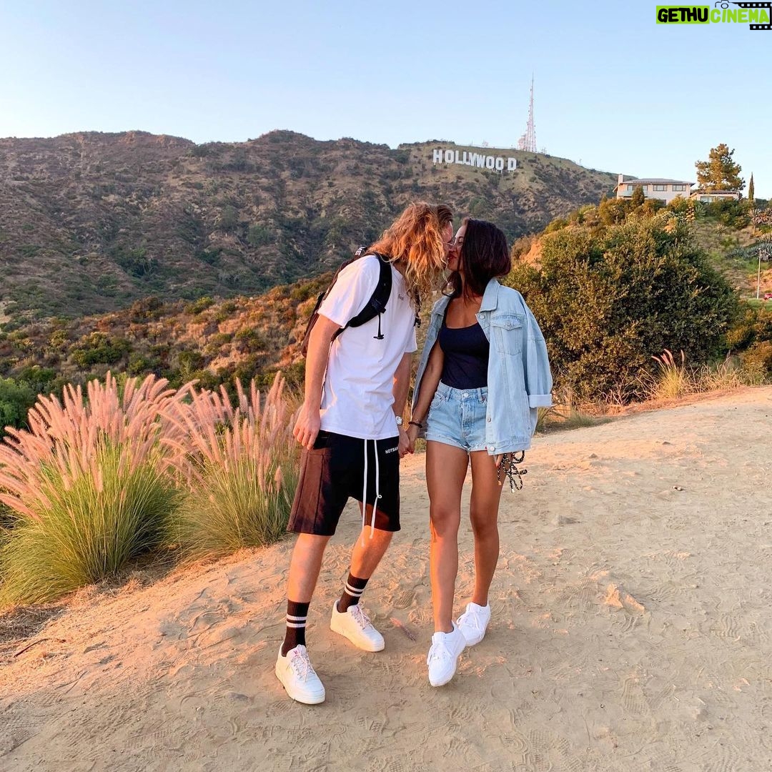 Alizée Williot Instagram - The only one 🖤 Hollywood Sign View Point