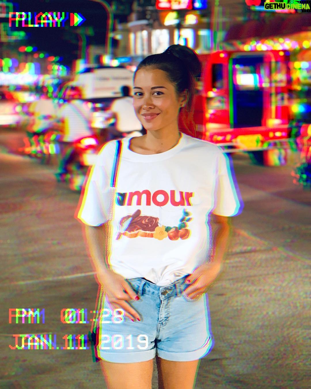 Alizée Williot Instagram - Patong city gang 🧡