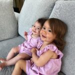 Alizée Williot Instagram - Mes bébés 💜 Je trouve qu’elles se ressemblent de plus en plus ! Des jumsss