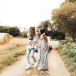 Alizée Williot Instagram - Nous n’avons qu’une seule vie et ça nous l’avons compris ❤️ photo : @ghania_iratni Bretagne, France