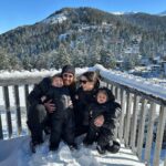 Alizée Williot Instagram - Nos premières vacances au ski en famille 🤍 Je n’ai pas réussi à choisir du coup j’ai mis les 2 😁 vous préférez quelle photo vous, la 1ère ou la 2ème ? Massif central