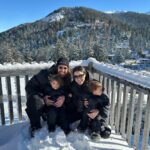 Alizée Williot Instagram - Nos premières vacances au ski en famille 🤍 Je n’ai pas réussi à choisir du coup j’ai mis les 2 😁 vous préférez quelle photo vous, la 1ère ou la 2ème ? Massif central