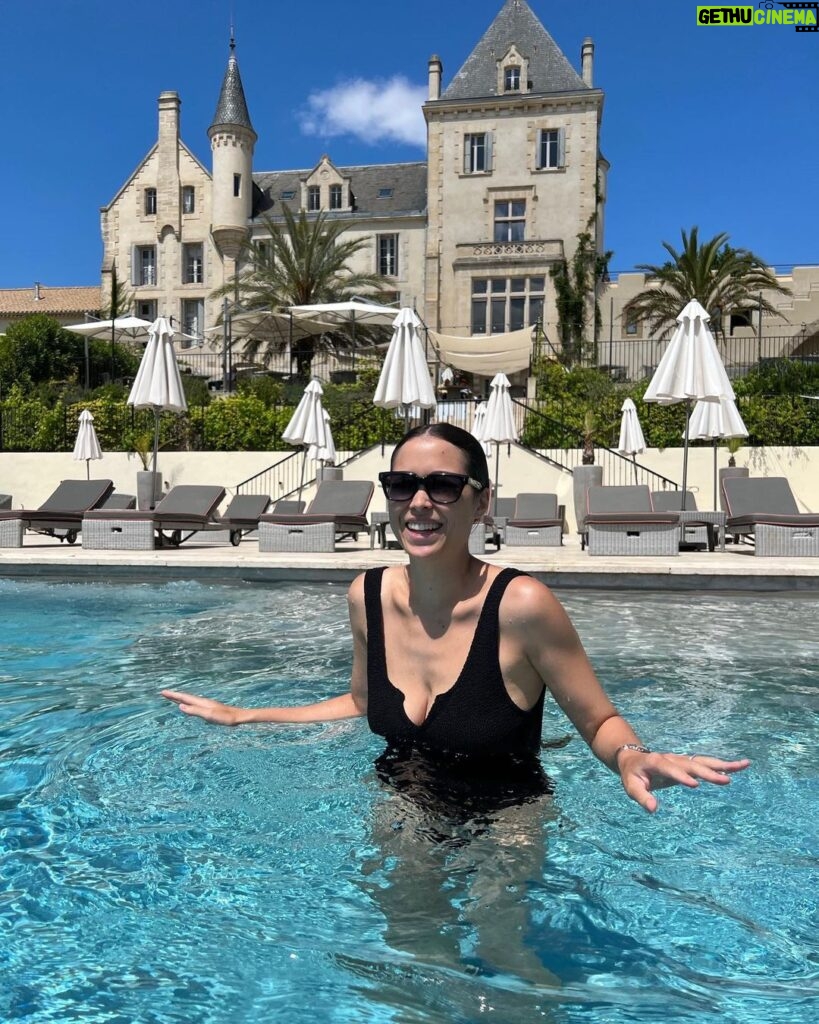 Alizée Williot Instagram - ✨CONCOURS POUR UN WEEK-END AU CHÂTEAU LES CARRASSES ✨ Félicitations @helou_perso 💛 Château Les Carrasses