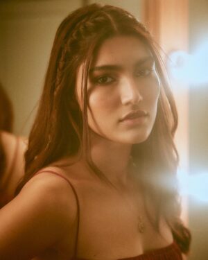 Alizeh Agnihotri Instagram - 🥀
