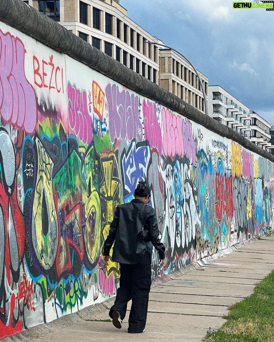Alizeh Agnihotri Instagram - no we didn’t go to Berghain