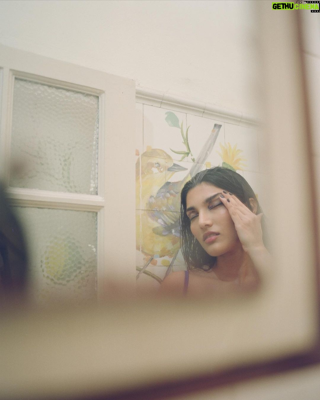 Alizeh Agnihotri Instagram - reflecting 🪩