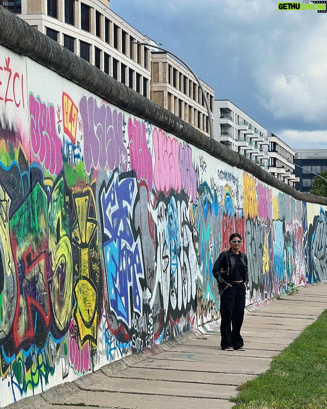 Alizeh Agnihotri Instagram - no we didn’t go to Berghain