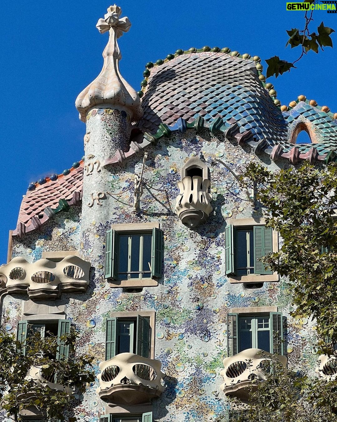 Alizeh Agnihotri Instagram - oh my Gaudí