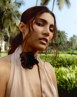 Alizeh Agnihotri Instagram - feels like prom 💐