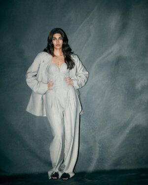 Alizeh Agnihotri Instagram - bossy