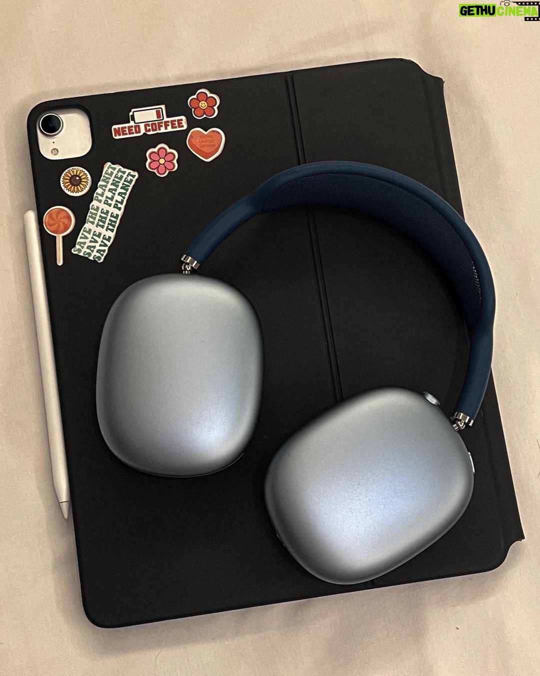 Alizeh Agnihotri Instagram - listen to me one more time, how can I get through?