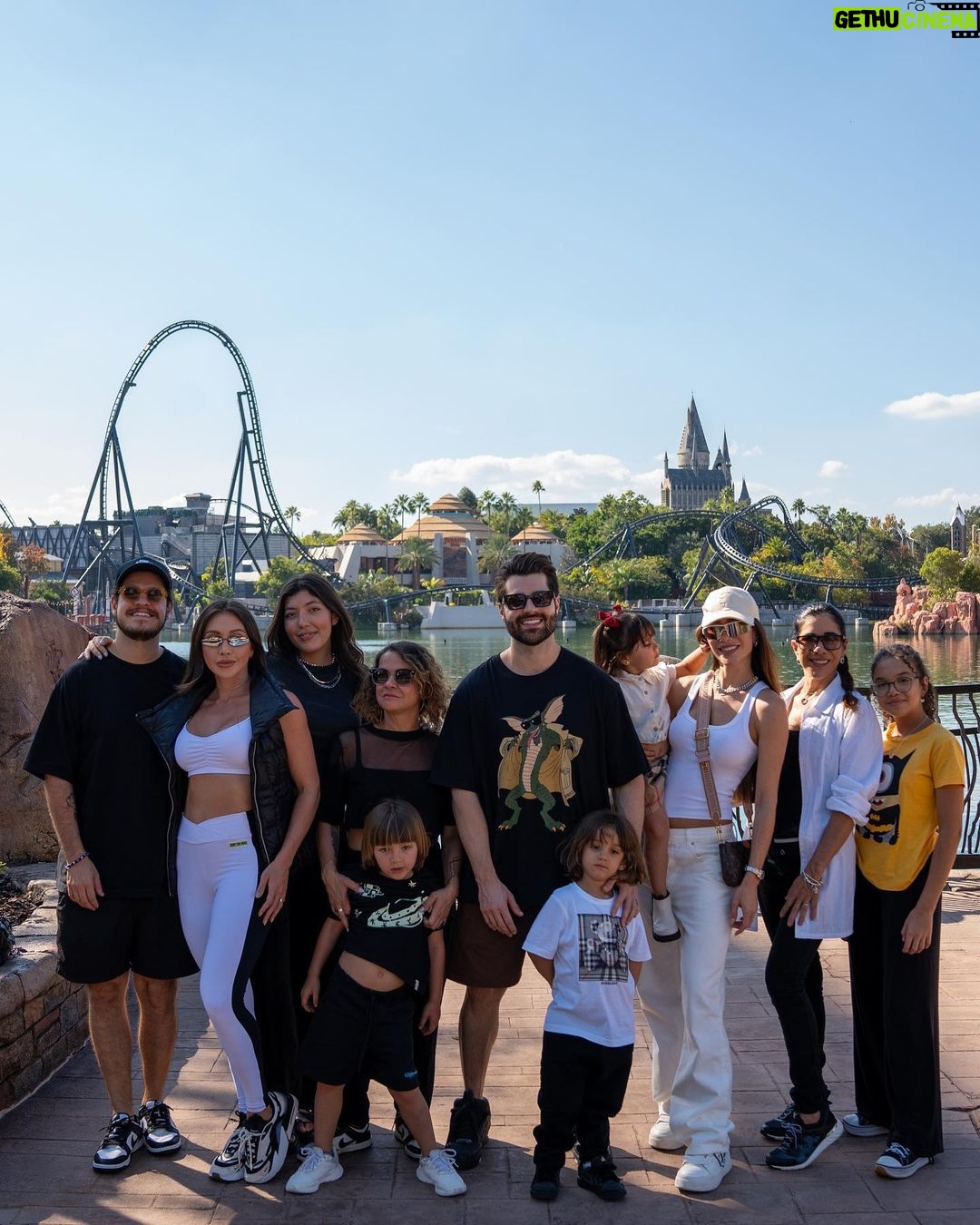 Alok Instagram - Holidays in family ♥️♥️♥️ @universaldestinationsbrasil