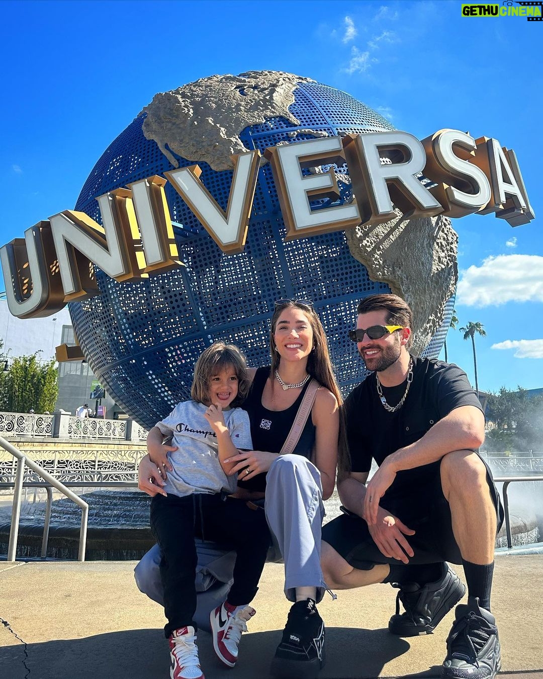Alok Instagram - Holidays in family ♥️♥️♥️ @universaldestinationsbrasil