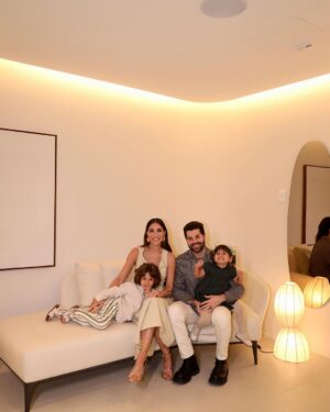 Alok Instagram - Seu sonho é o meu também! 
Inauguração da @clinica.romana Que Deus te abençoe meu amor! Muito orgulhoso de você ❤️ 

Opening of @clinica.romana God bless you, my love! So proud of you ❤️
