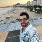 Alok Instagram - ❕Atenção para o horário do “Show do Século”, SEMANA QUE VEM, dia 26 de agosto em Copacabana, no Rio! 👉🏼Início 20 horas. 👉🏼Encerramento 22 horas! Estamos construindo uma pirâmide com visão 360 graus de quase 30 metros de altura, com muitas luzes e lasers para uma experiência inesquecível pra vocês! Lembrando que o efetivo de segurança nesse dia será semelhante ao que acontece no réveillon. Transmissão ao vivo pelo Multishow e Globoplay! EVENTO GRATUITO. In this post, I provide details about the date and time of my show in Rio de Janeiro, which will take place on August 26th on a giant pyramid stage on the beach. 🎥: @jao.storch (OneDot) Idealizado e produzido pela SRCOM, o Show do Século é apresentado pela GWM Brasil e conta com o patrocínio de Ágora Investimentos, Diamond Cars e Vivo. Apoio institucional de Copacabana Palace A Belmond Hotel, RioTur, Prefeitura do Rio, TurisRio e Secretaria de Estado de Turismo do Rio de Janeiro. A 2W Ecobank é a parceira de sustentabilidade e as rádios oficiais do evento são Mix Rio FM e Rádio Globo 98,1 FM. Praia de Copacabana - Rio de Janeiro