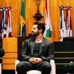 Alok Instagram - Honored to receive the Order of Labor Judiciary Merit for the Institute Alok's work. I accept it as a symbol of Alliance so that I always remember what’s my purpose in life. "Success" only makes sense if you promote change. I am because we are. Honrado em receber a comenda da Ordem do Mérito Judiciário do Trabalho pela atuação do @institutoalok . Aceito ela como um símbolo de aliança para que eu sempre lembre do meu propósito aqui. “Sucesso” só faz sentido se você promover mudança. “Eu sou porque somos” Brasilia-DF