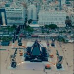 Alok Instagram - Você está convidado para o maior show da minha vida, e talvez da sua também. É amanhã. You’re invited to the biggest show of my life, and probably of yours too. Tomorrow, 8PM, Copacabana - Rio de Janeiro. Das 20h às 22h. Transmissão ao vivo @globoplay @multishow e melhores momentos na @tvglobo após o Jungle Fight. (+ Informações sobre transporte público e segurança nos posts anteriores) Fotos: @filipemiranda Vídeo: @darlidonizete Reportagem: @tvglobo Copacabana, Rio de Janeiro
