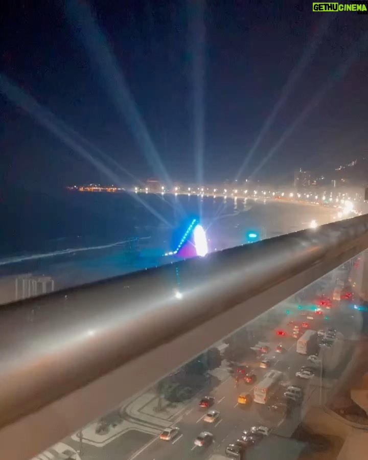 Alok Instagram - Deslize a tela para + infos 👉🏼 With over 900 police officers on the streets, Alok's "Show of the Century" will have a strong security setup with 20 watchtowers and 16 checkpoint areas for bag checks with metal detectors spread across Copacabana. There will be: 900 police officers; 20 observation towers; 43 vehicles; 4 tents and 5 all-terrain vehicles on the sand strip; Special group performances, such as BPChoque, BPTur, actions with dogs, and mounted police; 7 fixed cabins; Aerial Mobile Group (GAM) action in monitoring with drones. Idealizado e produzido por SRCOM, o “Show do Século” (em comemoração aos 100 anos do @belmondcopacabanapalace e aniversário do Alok) é apresentado pela @gwmbrasil e conta com o patrocínio de Ágora Investimentos, Vivo, Diamond Cars e Secretaria de Cultura e Economia Criativa do Estado do Rio de Janeiro, através da Lei Estadual de Incentivo à Cultura. Apoio institucional de Copacabana Palace A Belmond Hotel, RioTur, Prefeitura do Rio, TurisRio e Secretaria de Estado de Turismo do Rio de Janeiro. A 2W Ecobank é a parceira de sustentabilidade e as rádios oficiais do evento são Mix Rio FM e Rádio Globo 98,1 FM. O esquema de segurança será semelhante ao do réveillon do Rio de Janeiro. 26 de agosto, das 20 às 22 horas na praia de Copacabana. Transmissão ao vivo pelo @globoplay e @multishow, com melhores momentos na @tvglobo após Jungle Fight. Vídeos: @lucianoalma @eusilvialeticiamakeup @jose_bouzon.rio @jacksonbraga1 @danicr10 @f.ferreira__ @stefanoguidaperdigao Obs.: Apenas a primeira imagem em português é do Jornal Extra. A segunda imagem foi produzida com informações oficiais dos órgãos de segurança pública. Copacabana, Rio de Janeiro