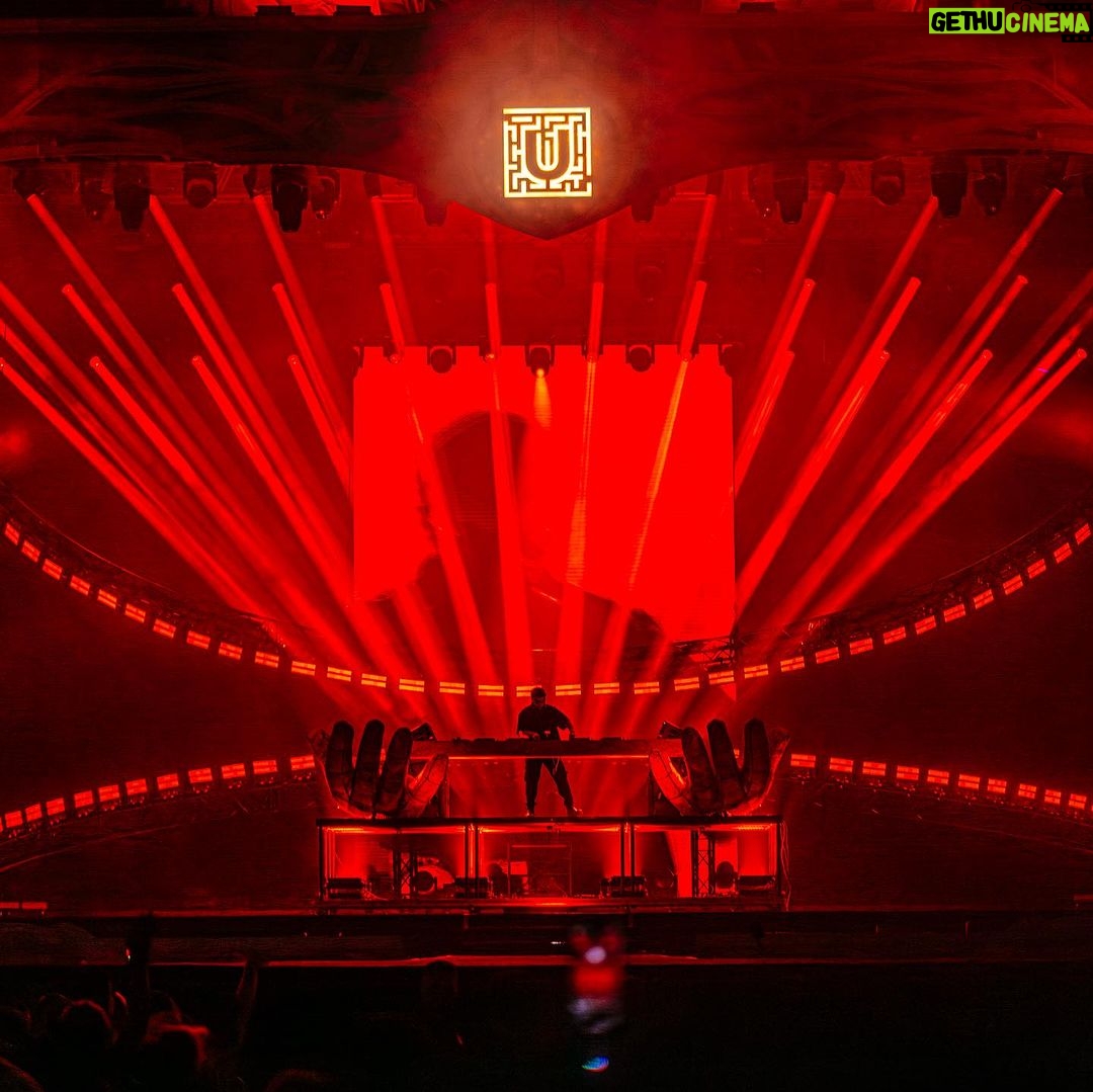 Alok Instagram - Untold was epic and unforgettable! One of my favourite place in the world! @untoldfestival Family! Love you ❤️🇷🇴 Ontem na Romênia foi histórico! Ainda em êxtase! ❤️🇷🇴 📸: @filipemiranda 🎥: @sergiotwa Romania