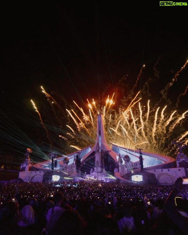 Alok Instagram - Tomorrowland 2024, see you there! Remembering some magical moments from 2023 playing the mainstage in Belgium, being part of the official documentary and closing the Brazilian edition ❤️ Partiu Bélgica? @tomorrowland 2024 confirmado