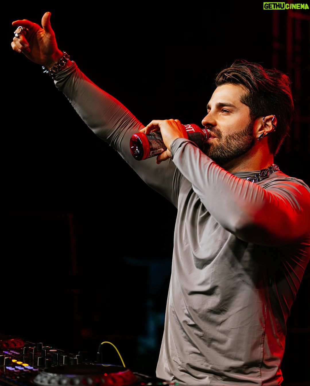 Alok Instagram - Gavião Peixoto 🧡🙏 Próximos shows / Next shows Dec 28 - Florianópolis, SC - @p12jurere 🇧🇷 Dec 28 - Florianópolis, SC - @poshcluboficial 🇧🇷 Dec 29 - Salvador, BA - @viradasalvador 🇧🇷 Dec 30 - Guriri, ES - @paradorinternacionalguriri 🇧🇷 Dec 30 - Guarapari, ES - @p12guaraparioficial 🇧🇷 Dec 31 - Fortaleza, CE - @reveillonmarinapark 🇧🇷 Dec 31 - Réveillon Prefeitura - Fortaleza, CE 🇧🇷 Jan 2 - Pratigi, BA - @universoparalello 🇧🇷 Jan 6 - Cabedelo, PB - @festverao_pb 🇧🇷 Jan 14 - Aspen, CO - @thesnowlodgeaspen 🇺🇸 Jan 20 - Denver, CO - @temple_denver 🇺🇸 Jan 25 - Las Vegas, NV (USA) - @hakkasannightclub 🇺🇸 Jan 27 - Alok presents: Something/Else - Tulum, QRO - @zamna.music 🇲🇽