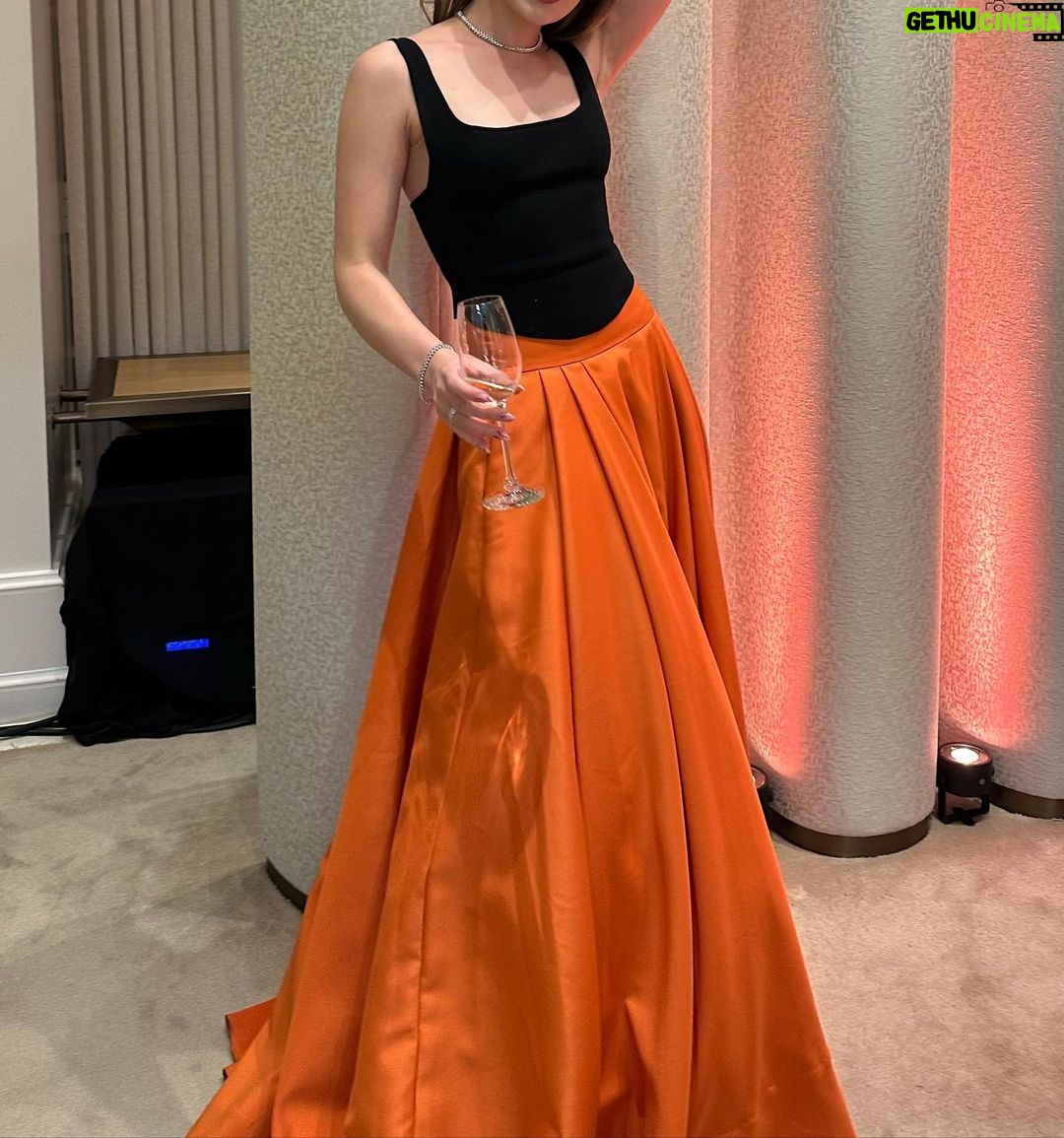 Alva Bratt - 5.3K Likes - 🧡☄️~~~