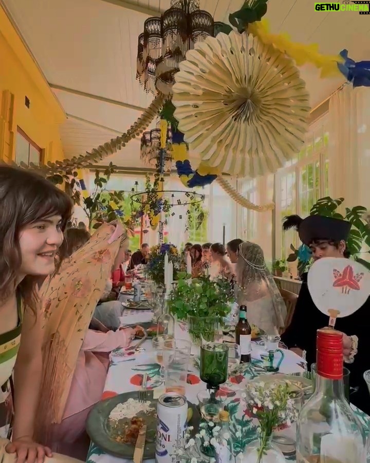Alva Bratt - 7.4K Likes - midsommar 1523 🧚♂️🛡️⚔️🦂 ~~~ Vasas frillor mfl ~ 🗡️♥️ ~ @dorisdaga 🪭🏰