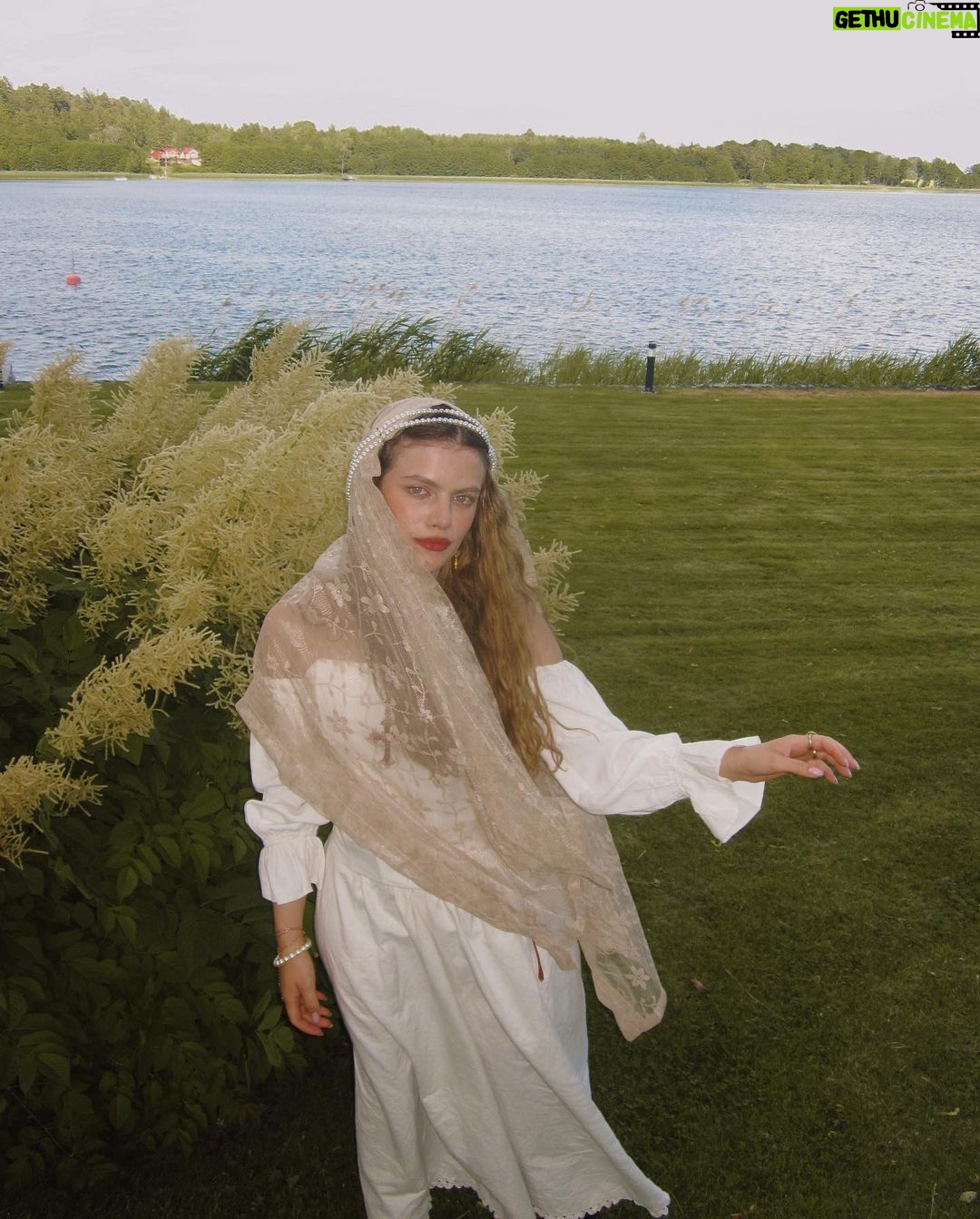 Alva Bratt - 7.4K Likes - midsommar 1523 🧚♂️🛡️⚔️🦂 ~~~ Vasas frillor mfl ~ 🗡️♥️ ~ @dorisdaga 🪭🏰