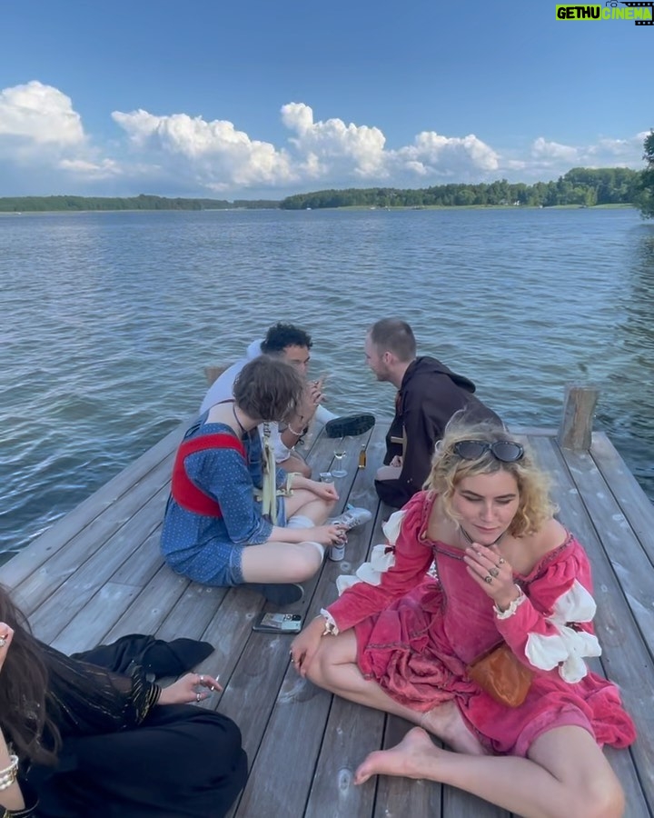 Alva Bratt - 7.4K Likes - midsommar 1523 🧚♂️🛡️⚔️🦂 ~~~ Vasas frillor mfl ~ 🗡️♥️ ~ @dorisdaga 🪭🏰