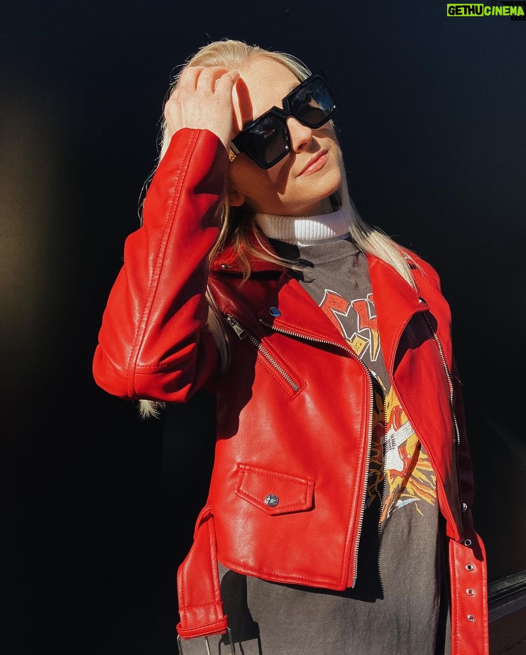 Alyssa Trask Instagram - Attachment: 4 images Gastown