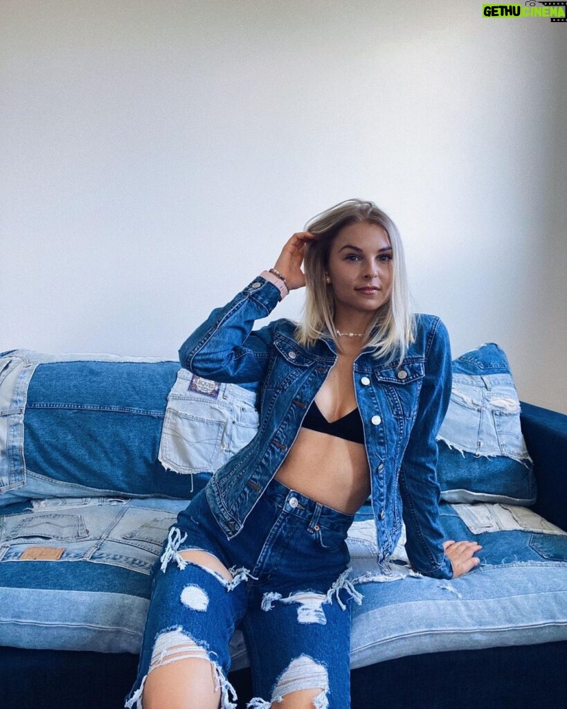 Alyssa Trask Instagram - Denim on Denim just got a whole new meaning💙