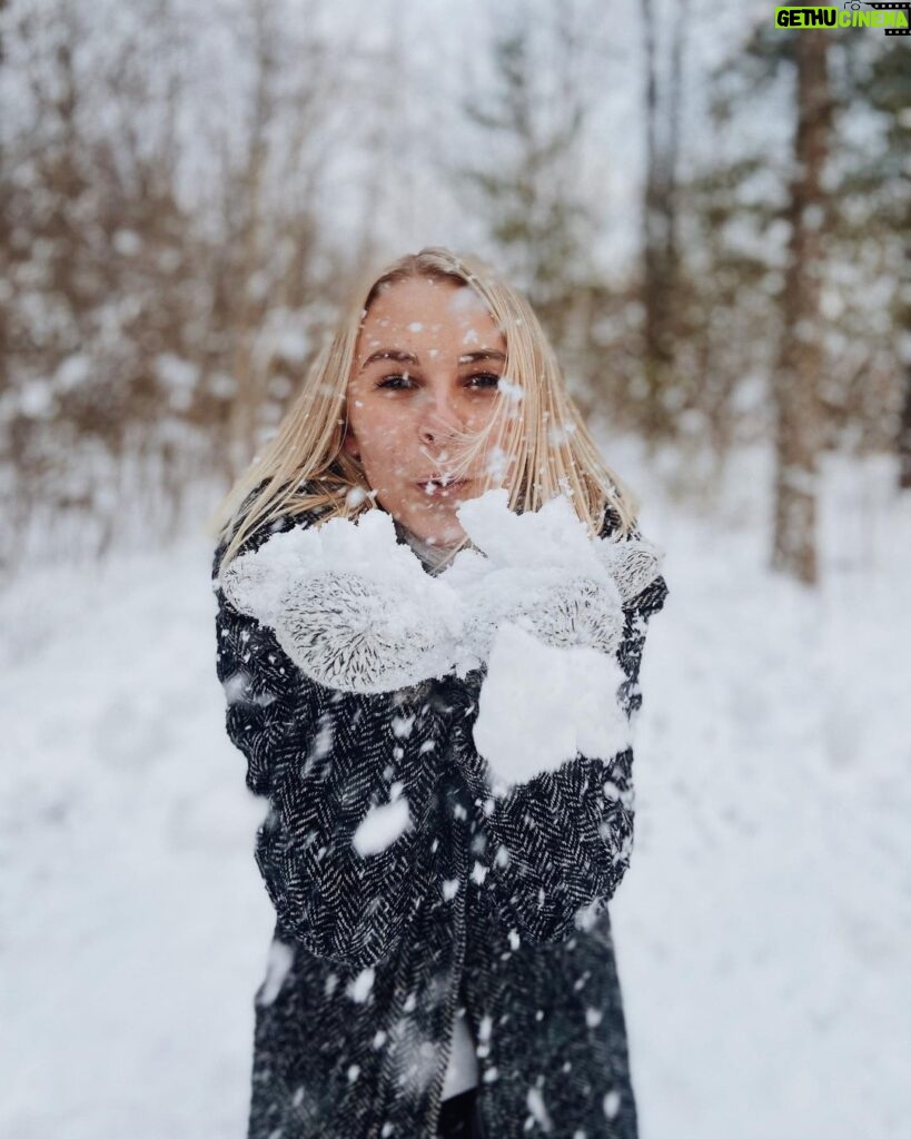 Alyssa Trask Instagram - Feeling Frosty ☃❄