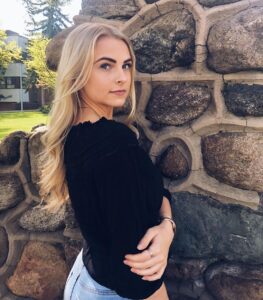 Alyssa Trask Instagram - 20 feels good♌️