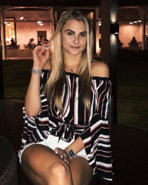 Alyssa Trask Instagram - 💋💋