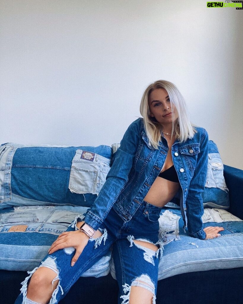 Alyssa Trask Instagram - Denim on Denim just got a whole new meaning💙
