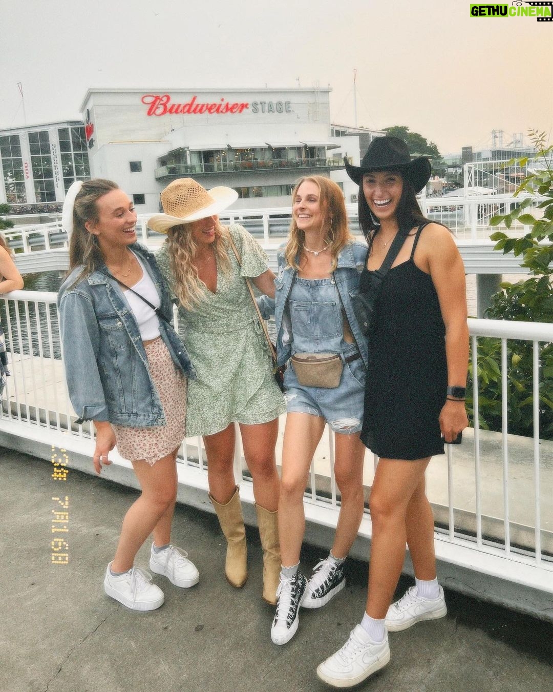 Alyssa Trask Instagram - 🤠Out here on the outskirts 🤠 Budweiser Stage